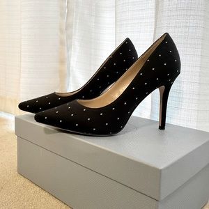 White House Black Market Pumps